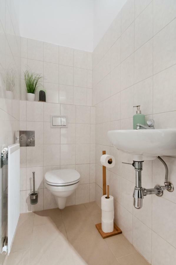 Stylish Self-Check-In Apartment With 2 Bedrooms Wina Bagian luar foto